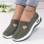 Easy-to-slip-on sports shoes, stable comfort