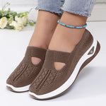 Easy-to-slip-on sports shoes, stable comfort